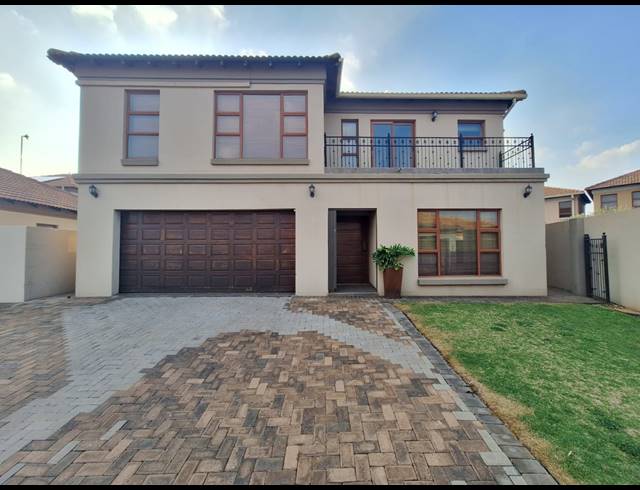 3 BEDROOM HOUSE FOR SALE IN VANDERBIJLPARK SE 8